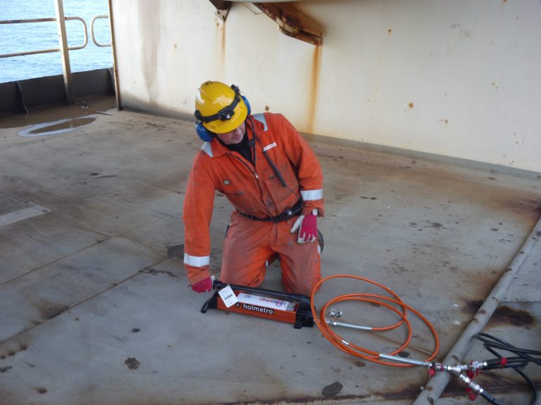 Holmatro Hydraulic Solutions Aluminum Handpump